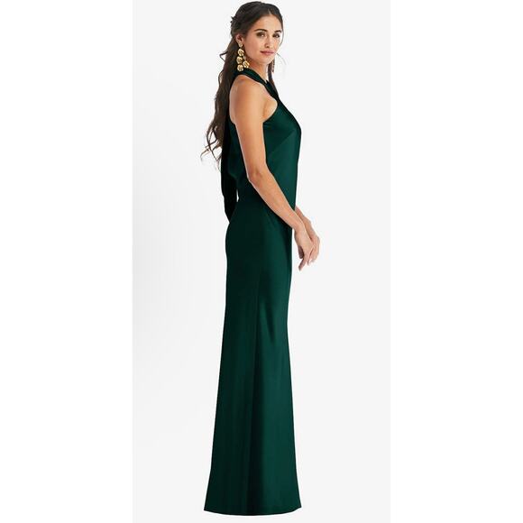 Elegant Green Halter Neck Gown - Picture 4 of 5
